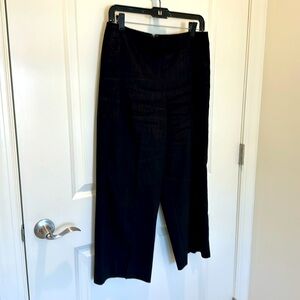 Vince. Size4 , Black linen crop pant